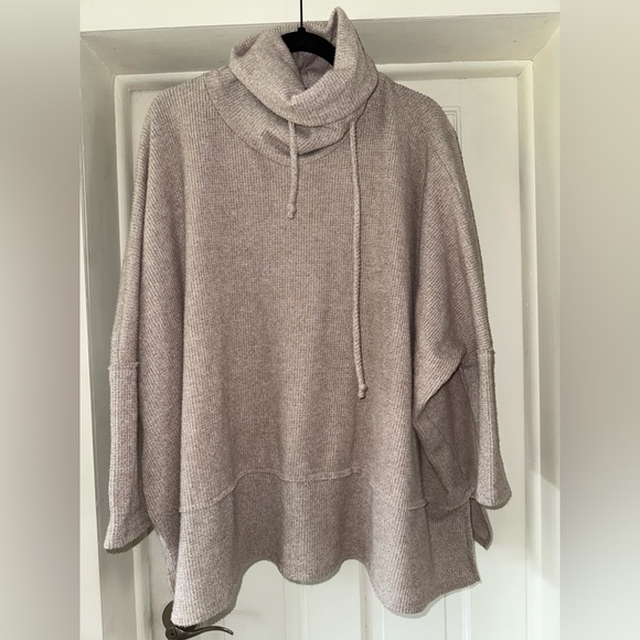 Turtleneck Oversized Waffle Knit Top - Picture 1 of 5